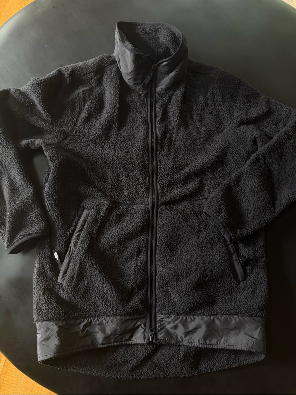 The North Face Women’s Black Full-Zip Sherpa Jacket